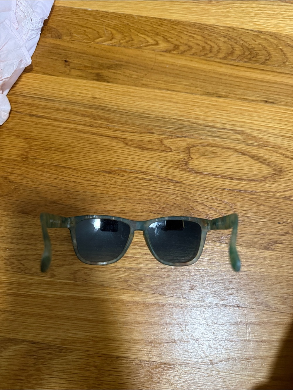 Green patterned goodr sunglasses - Picture 3 of 6